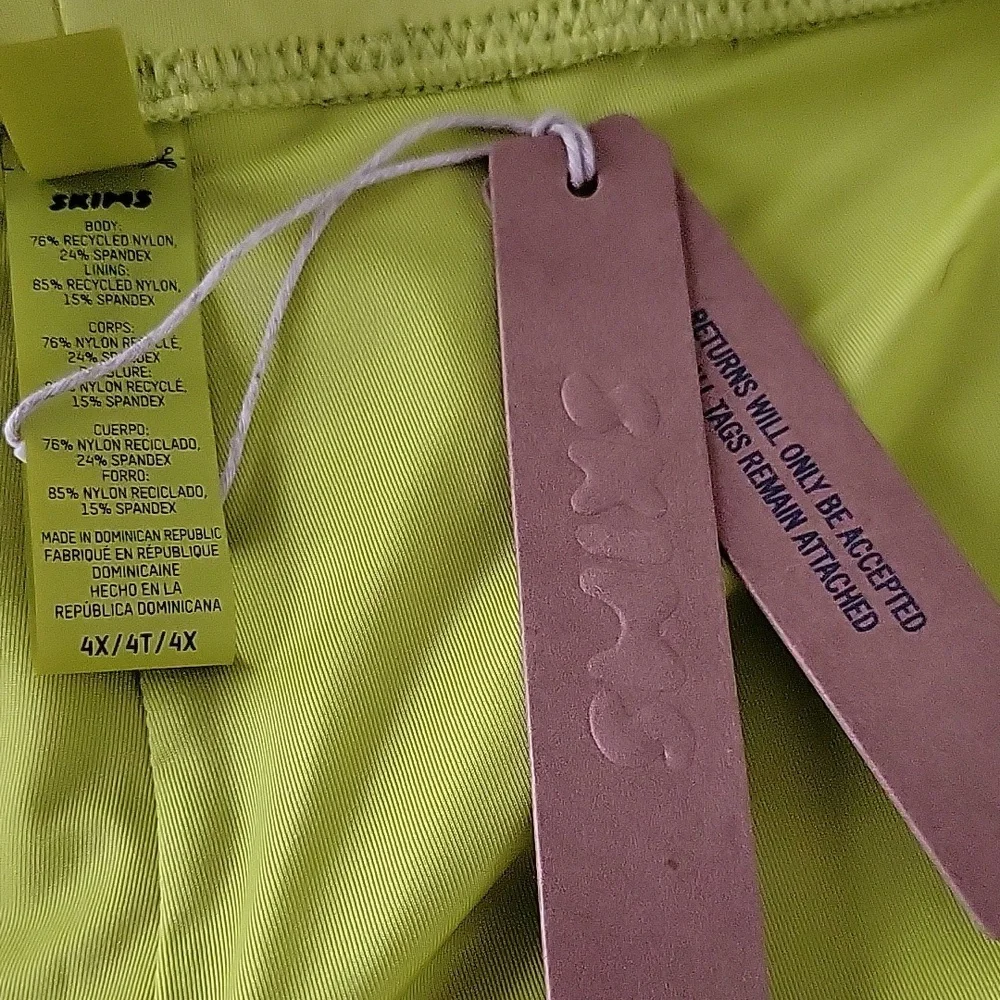 Skims Recycled Swim Mid Waist Short Sz 4x Color Citrus Nwt